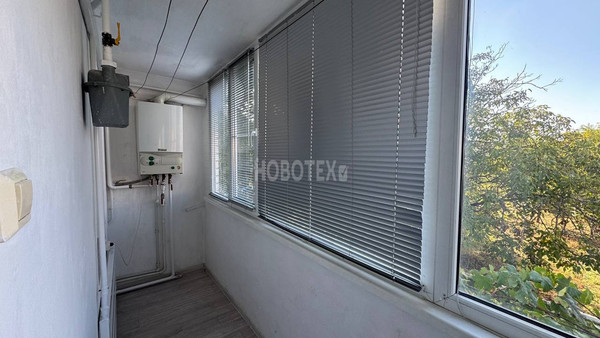 Продам трехкомнатную (3-комн.) квартиру, 76-й кв-л, 32, Курганинск г