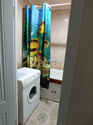 Продам трехкомнатную (3-комн.) квартиру, 76-й кв-л, 32, Курганинск г
