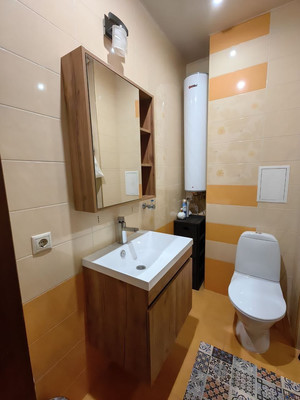 Продам двухкомнатную (2-комн.) квартиру, Грибоедова (Хостинский р-н) ул, 10кБ, Сочи г
