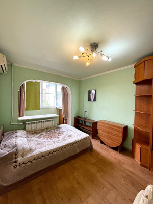 Продам однокомнатную (1-комн.) квартиру, Космонавтов пр-кт, 8к1, Ростов-на-Дону г