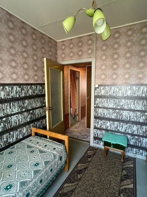 Продам трехкомнатную (3-комн.) квартиру, Кораблестроителей ул, 40к2, Санкт-Петербург г