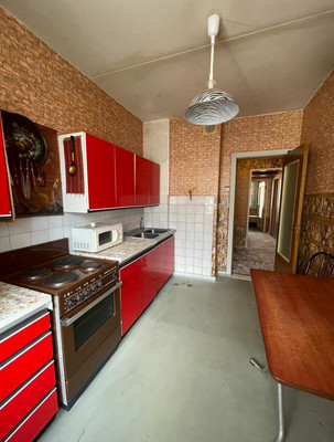 Продам трехкомнатную (3-комн.) квартиру, Кораблестроителей ул, 40к2, Санкт-Петербург г