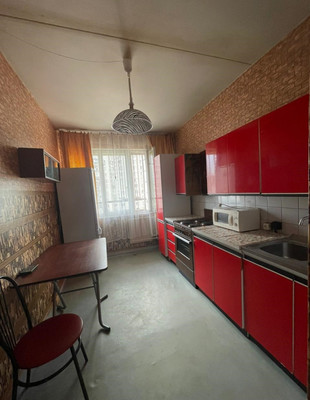 Продам трехкомнатную (3-комн.) квартиру, Кораблестроителей ул, 40к2, Санкт-Петербург г