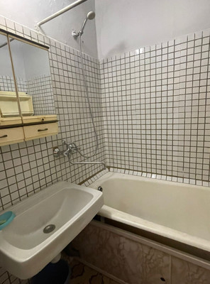 Продам трехкомнатную (3-комн.) квартиру, Кораблестроителей ул, 40к2, Санкт-Петербург г