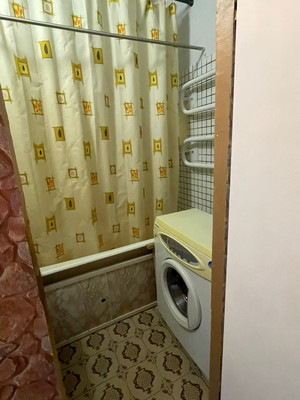 Продам трехкомнатную (3-комн.) квартиру, Кораблестроителей ул, 40к2, Санкт-Петербург г