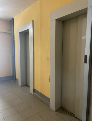 Продам трехкомнатную (3-комн.) квартиру, Кораблестроителей ул, 40к2, Санкт-Петербург г