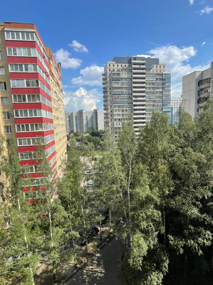 Продам трехкомнатную (3-комн.) квартиру, Кораблестроителей ул, 40к2, Санкт-Петербург г