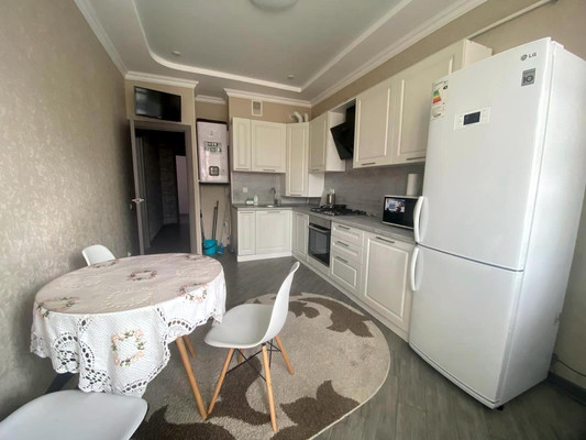 Продам двухкомнатную (2-комн.) квартиру, Солнечная ул, 38к2, Анапа г