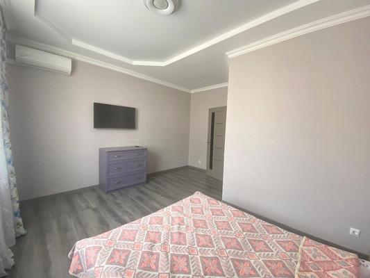 Продам двухкомнатную (2-комн.) квартиру, Солнечная ул, 38к2, Анапа г