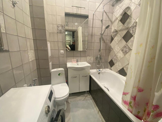 Продам двухкомнатную (2-комн.) квартиру, Солнечная ул, 38к2, Анапа г