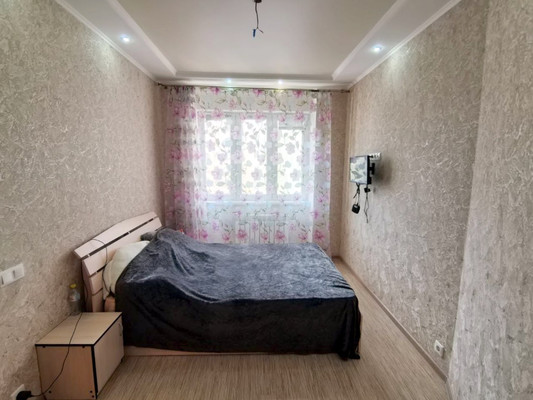 Продам двухкомнатную (2-комн.) квартиру, Промышленная ул, 2, Анапа г