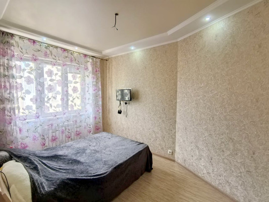 Продам двухкомнатную (2-комн.) квартиру, Промышленная ул, 2, Анапа г