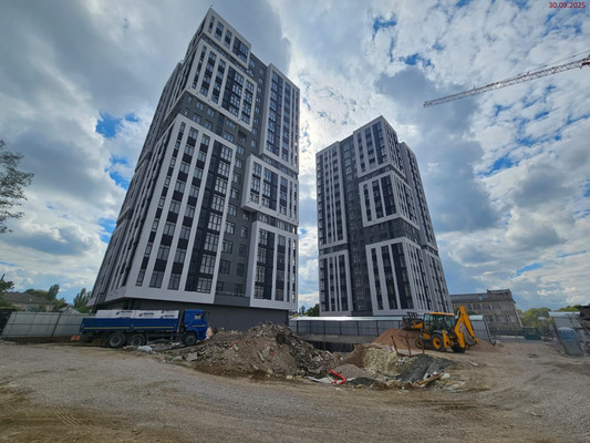 Продам трехкомнатную (3-комн.) квартиру (долевое), Грибоедова ул, 7к1, Симферополь г