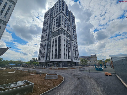 Продам трехкомнатную (3-комн.) квартиру (долевое), Грибоедова ул, 7к1, Симферополь г