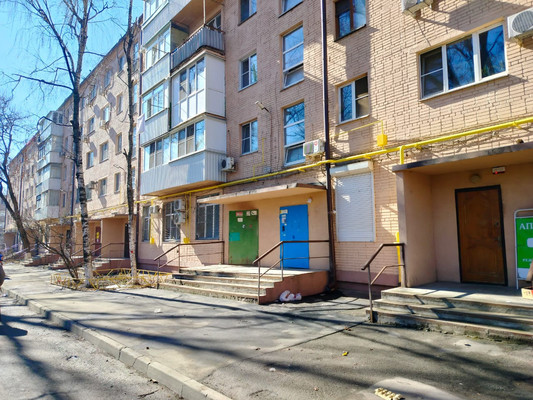 Продам трехкомнатную (3-комн.) квартиру, Оганова ул, 10, Ростов-на-Дону г