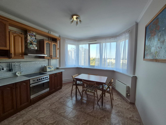 Сдам трехкомнатную (3-комн.) квартиру, Жемчуговой аллея, 5к5, Москва г