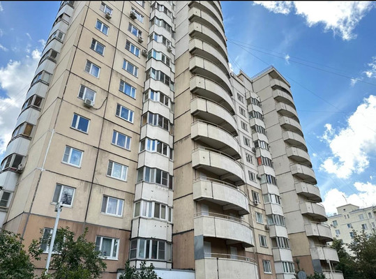 Продам трехкомнатную (3-комн.) квартиру, Хавская ул, 1к1, Москва г