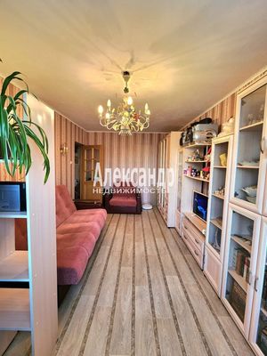 Продам двухкомнатную (2-комн.) квартиру, Декабристов Бестужевых ул, 7, Кириши г