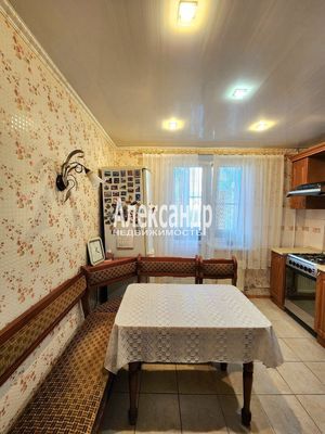 Продам двухкомнатную (2-комн.) квартиру, Декабристов Бестужевых ул, 7, Кириши г