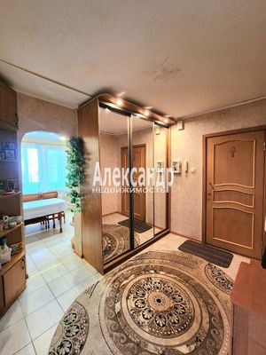 Продам двухкомнатную (2-комн.) квартиру, Декабристов Бестужевых ул, 7, Кириши г