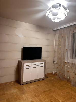 Продам многокомнатную квартиру, Маршала Захарова ул, 6к3, Москва г