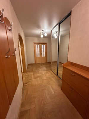 Продам многокомнатную квартиру, Маршала Захарова ул, 6к3, Москва г