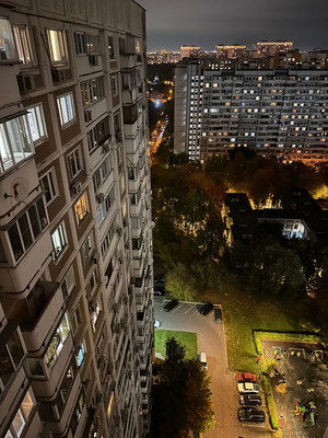 Продам многокомнатную квартиру, Маршала Захарова ул, 6к3, Москва г