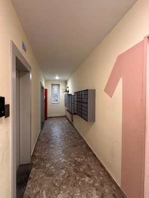 Продам многокомнатную квартиру, Маршала Захарова ул, 6к3, Москва г