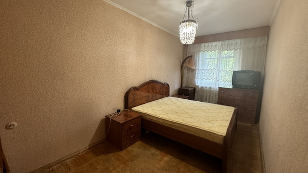 Продам трехкомнатную (3-комн.) квартиру, Погодина ул, 6в, Ростов-на-Дону г