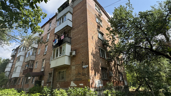 Продам трехкомнатную (3-комн.) квартиру, Погодина ул, 6в, Ростов-на-Дону г