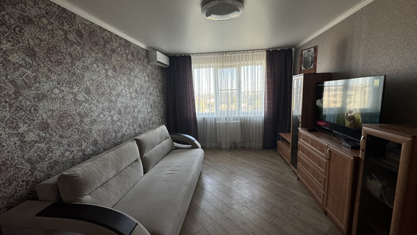 Продам трехкомнатную (3-комн.) квартиру, Таганрогская ул, 118, Ростов-на-Дону г
