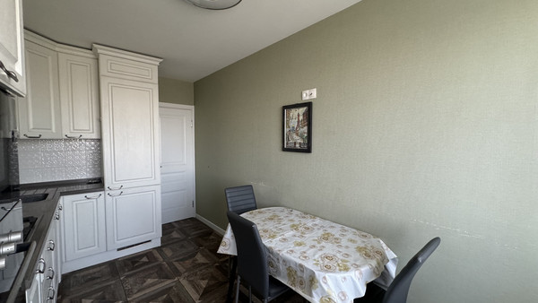 Продам трехкомнатную (3-комн.) квартиру, Таганрогская ул, 118, Ростов-на-Дону г
