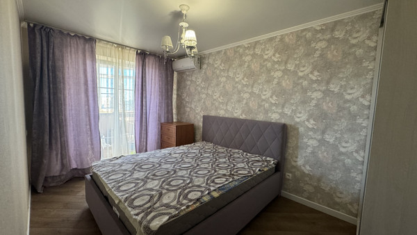 Продам трехкомнатную (3-комн.) квартиру, Таганрогская ул, 118, Ростов-на-Дону г