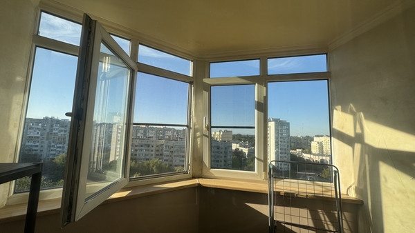 Продам трехкомнатную (3-комн.) квартиру, Таганрогская ул, 118, Ростов-на-Дону г