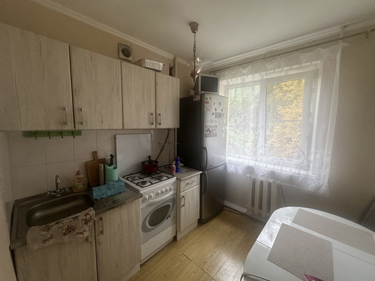 Продам однокомнатную (1-комн.) квартиру, 11, Знамя Октября п