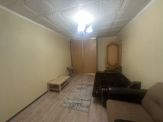 Продам однокомнатную (1-комн.) квартиру, 11, Знамя Октября п