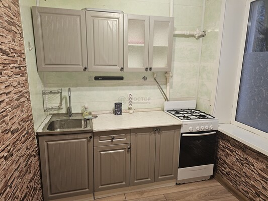 Продам двухкомнатную (2-комн.) квартиру, Херсонская ул, 33, Москва г