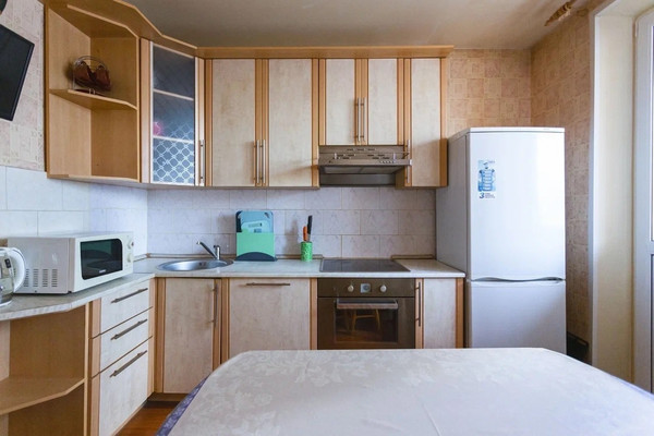 Продам трехкомнатную (3-комн.) квартиру, Адмирала Лазарева ул, 38, Москва г
