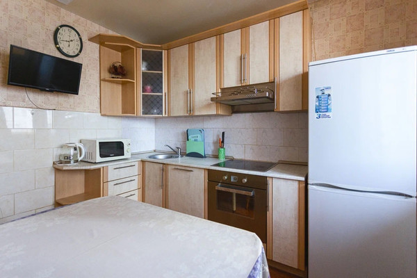 Продам трехкомнатную (3-комн.) квартиру, Адмирала Лазарева ул, 38, Москва г
