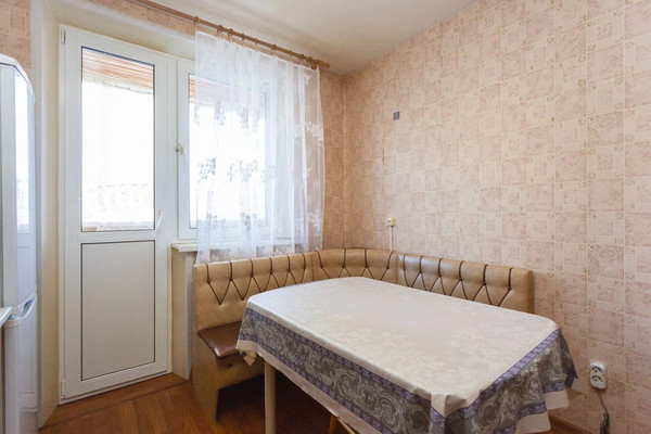Продам трехкомнатную (3-комн.) квартиру, Адмирала Лазарева ул, 38, Москва г