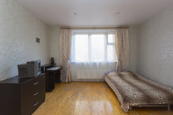 Продам трехкомнатную (3-комн.) квартиру, Адмирала Лазарева ул, 38, Москва г