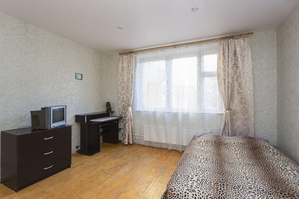 Продам трехкомнатную (3-комн.) квартиру, Адмирала Лазарева ул, 38, Москва г