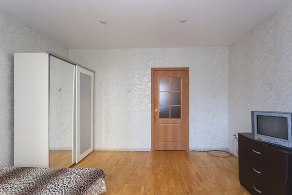 Продам трехкомнатную (3-комн.) квартиру, Адмирала Лазарева ул, 38, Москва г
