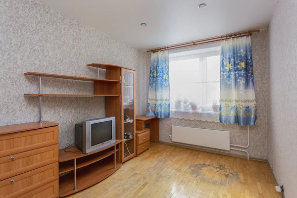 Продам трехкомнатную (3-комн.) квартиру, Адмирала Лазарева ул, 38, Москва г