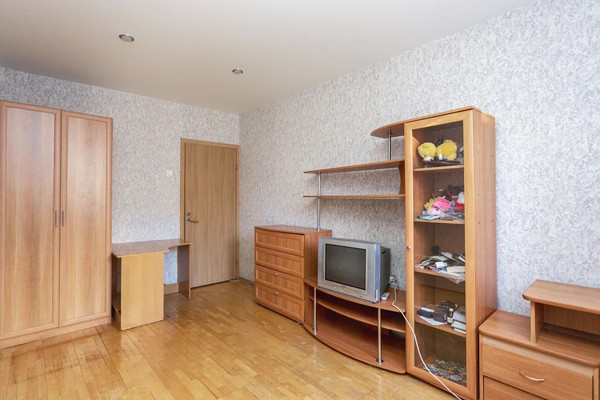 Продам трехкомнатную (3-комн.) квартиру, Адмирала Лазарева ул, 38, Москва г
