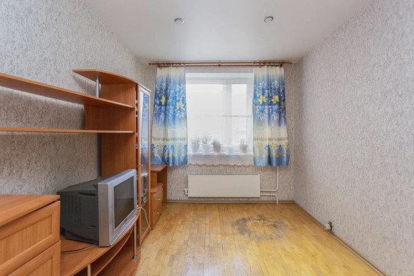 Продам трехкомнатную (3-комн.) квартиру, Адмирала Лазарева ул, 38, Москва г