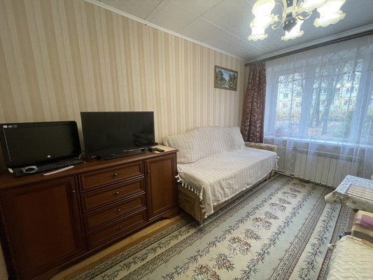 Продам комнату в 2-комн. квартире, Школьная ул, 20, Рогово п