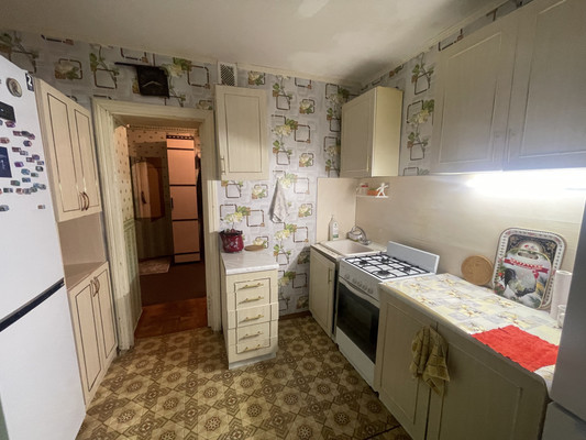 Продам комнату в 2-комн. квартире, Школьная ул, 20, Рогово п