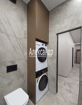 Продам трехкомнатную (3-комн.) квартиру, Обуховской Обороны пр-кт, 70к4, Санкт-Петербург г