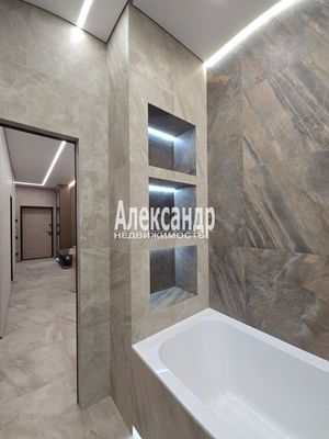 Продам трехкомнатную (3-комн.) квартиру, Обуховской Обороны пр-кт, 70к4, Санкт-Петербург г